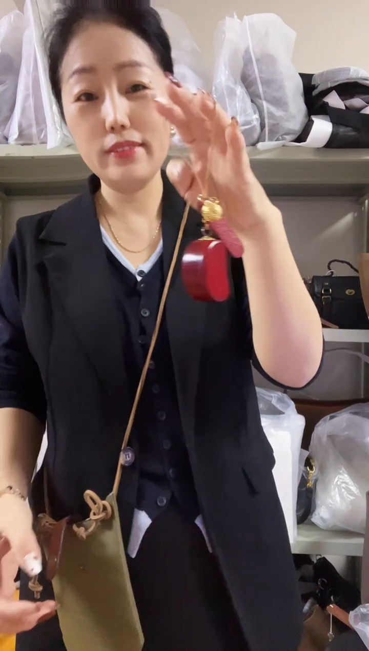 牛皮（革）高端订制时尚百搭女士挂件