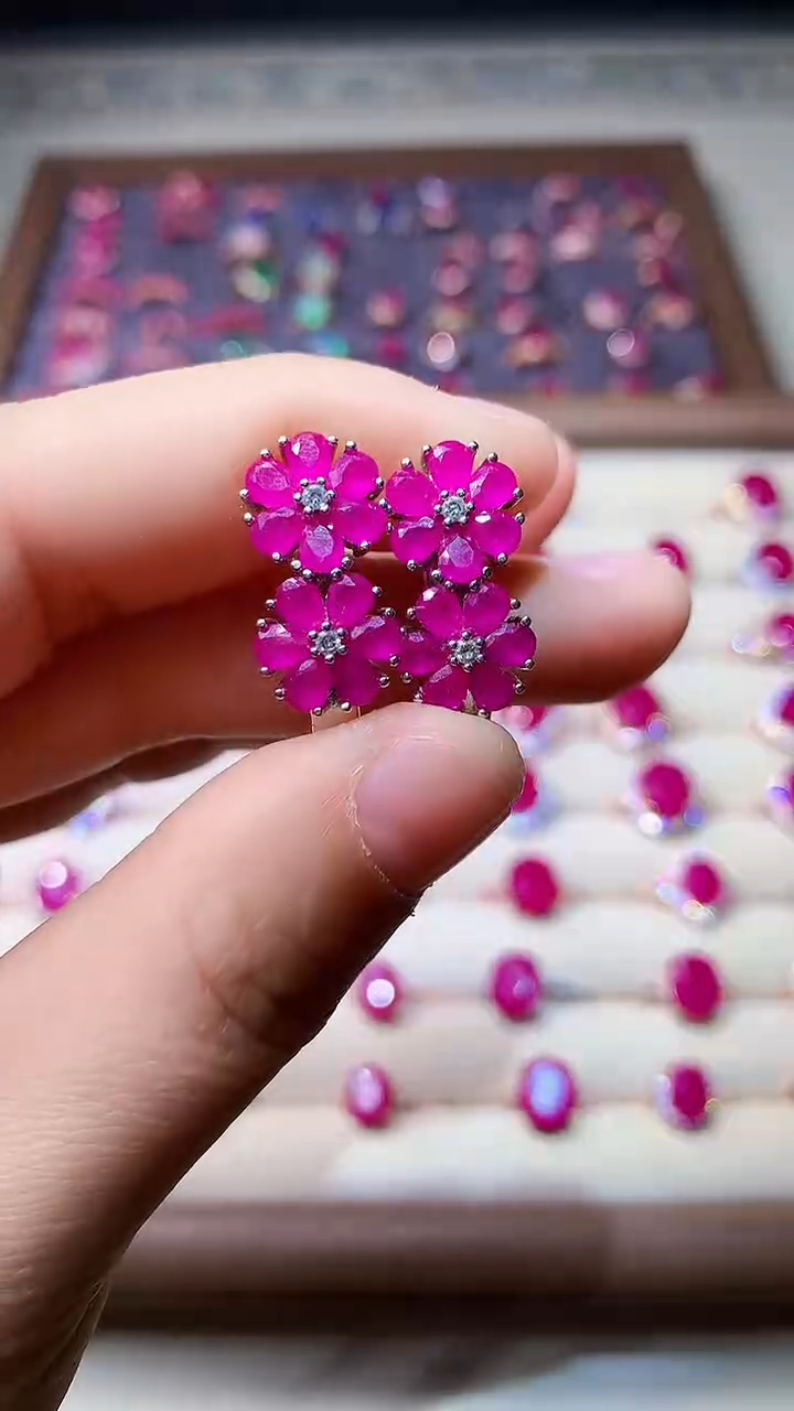 【闪购商品】红宝石耳饰银S925镶嵌000