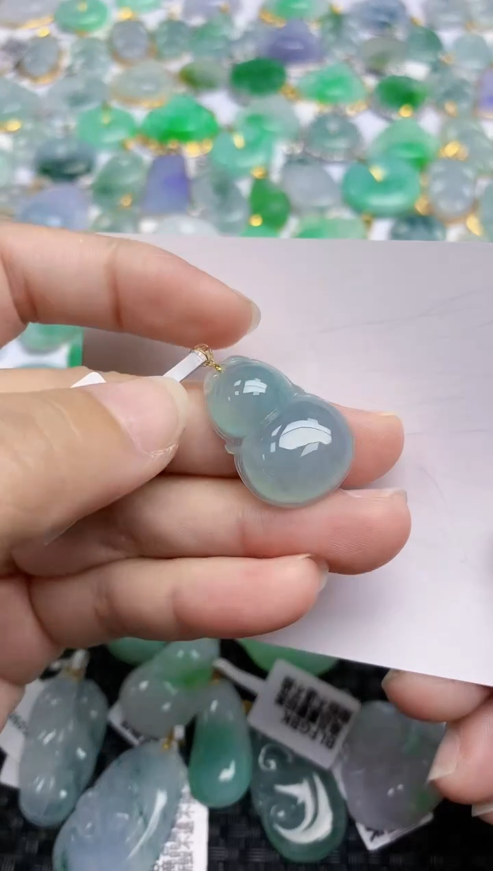 翡翠18K金镶嵌颈饰天然翡翠A货