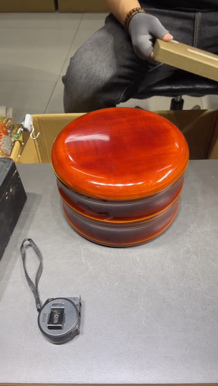 152 成色很好的两段重木盒      