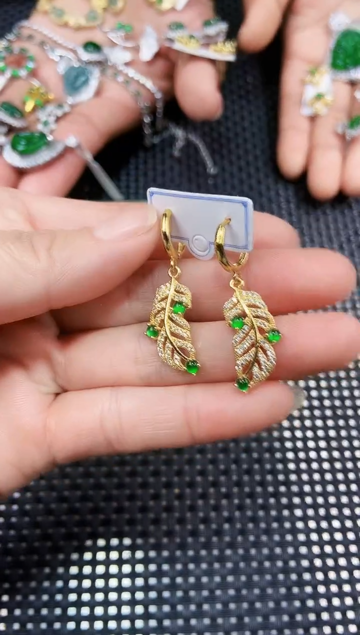 【闪购商品】翡翠耳饰未镶嵌11111111