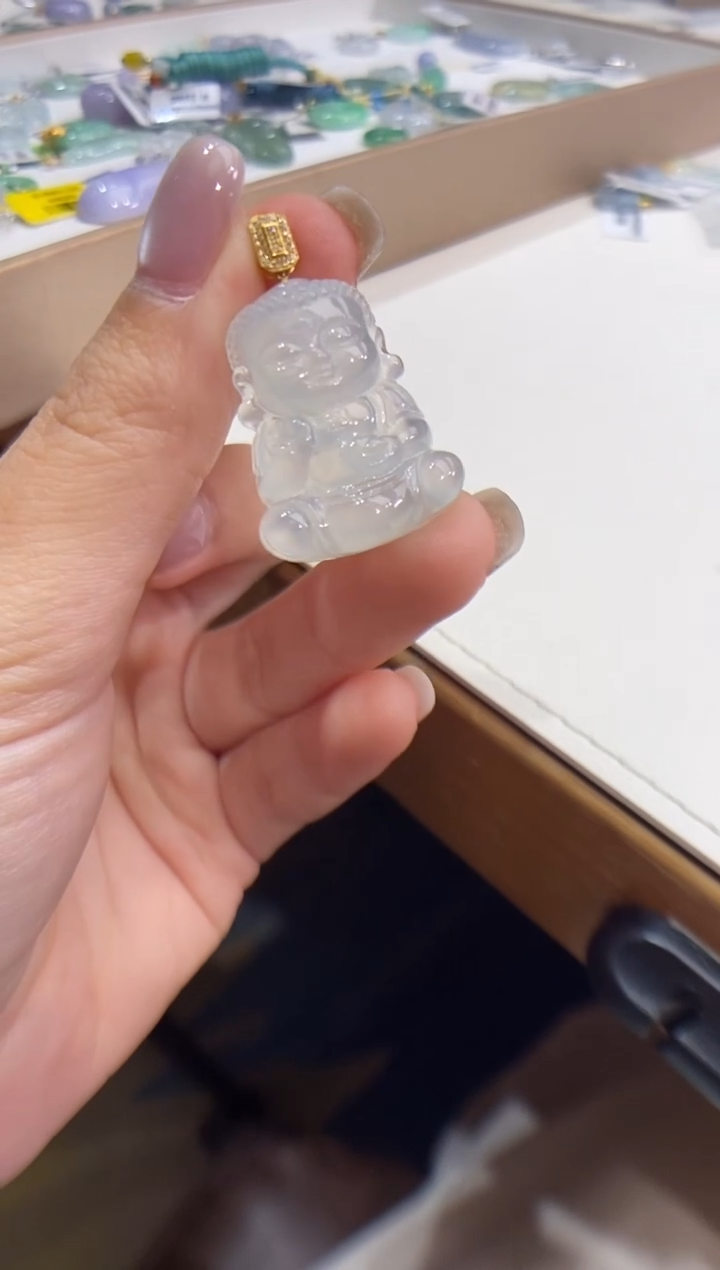 翡翠18K金镶嵌颈饰宝宝佛