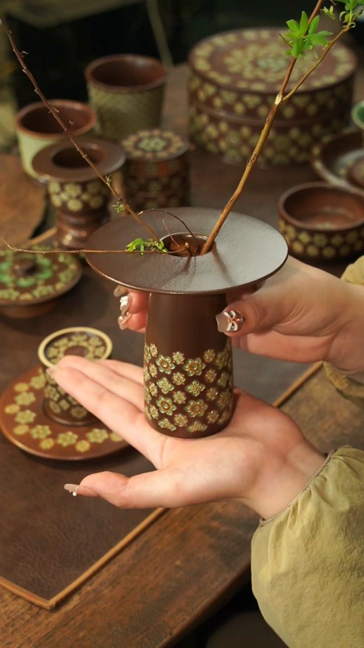 【闪购商品】瓷片李斌 宝相系列 花器