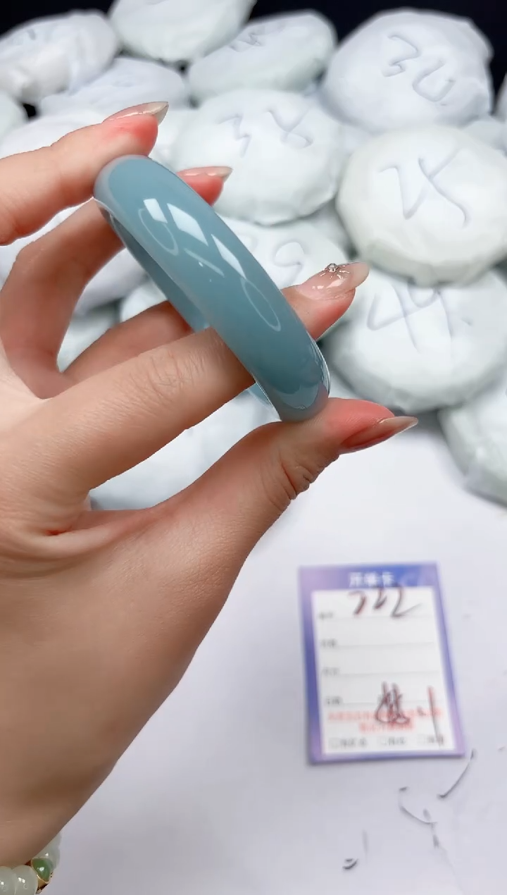 未镶嵌手镯石英质玉222/55.1