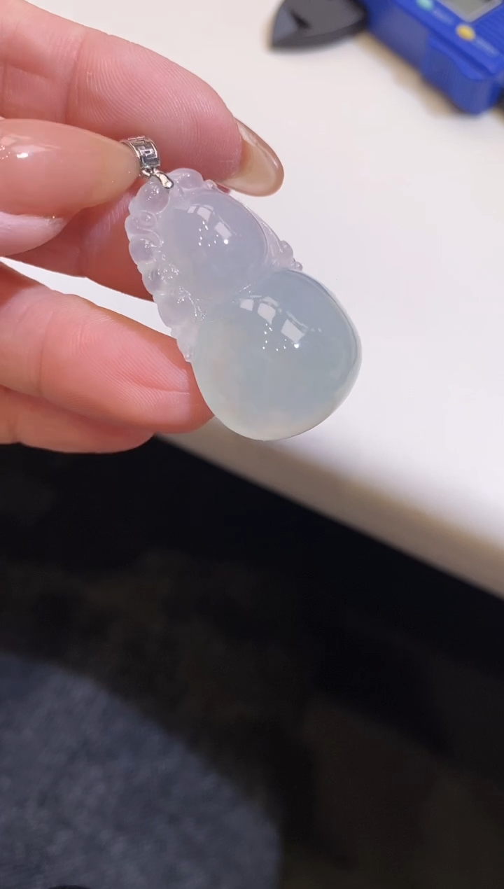 吊坠(不含链)18K金镶嵌翡翠葫芦