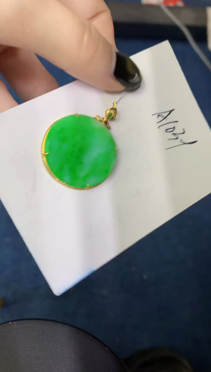 【闪购商品】翡翠颈饰18K金镶嵌0000000000