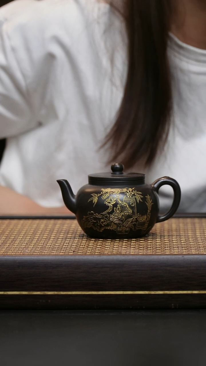 茶壶紫砂克拉玛依黑 平盖莲子 