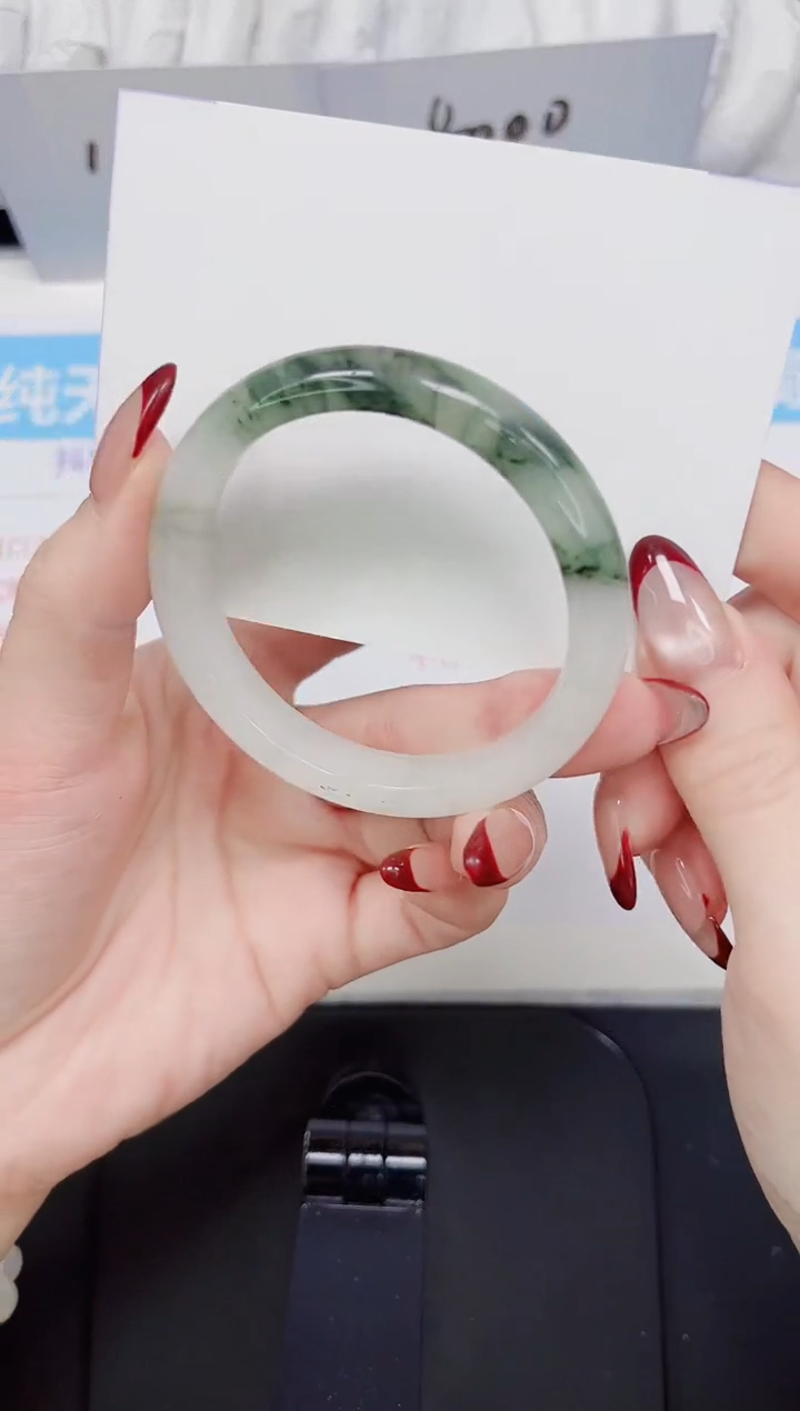 【闪购商品】石英质玉手镯未镶嵌42