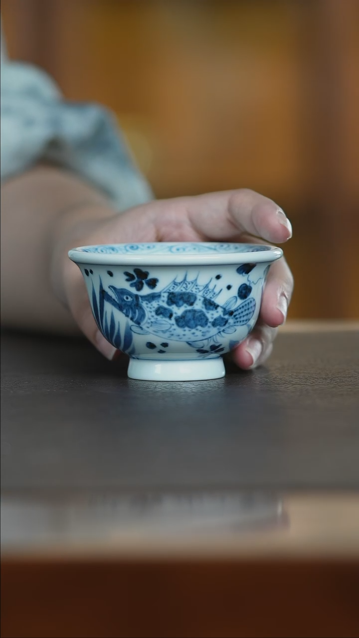 元青花鱼藻压手杯