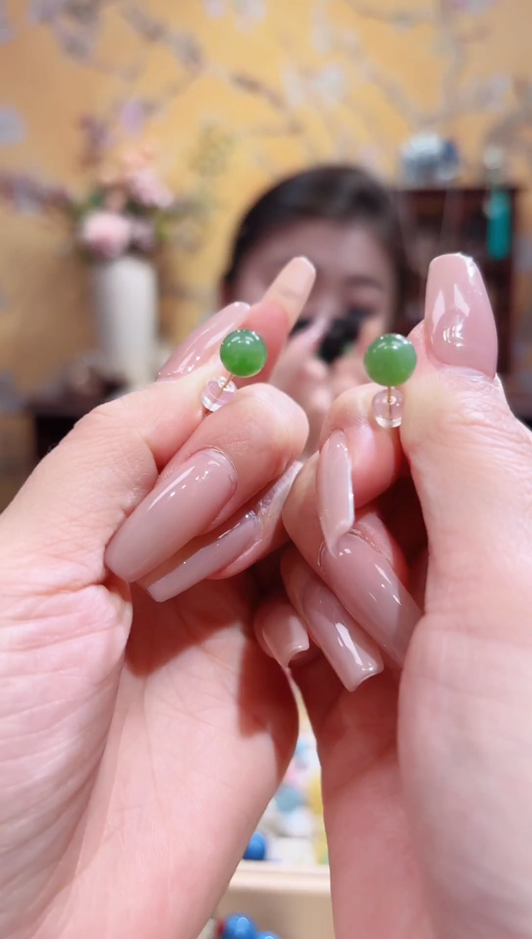 18K金镶嵌和田玉耳饰耳饰