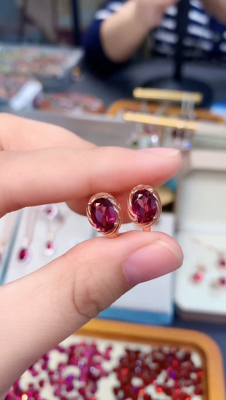 【闪购商品】石榴石耳扣银S925镶嵌天然镁铝