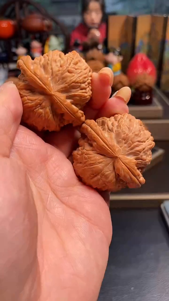 【闪购商品】文玩核桃把件H132白狮子44