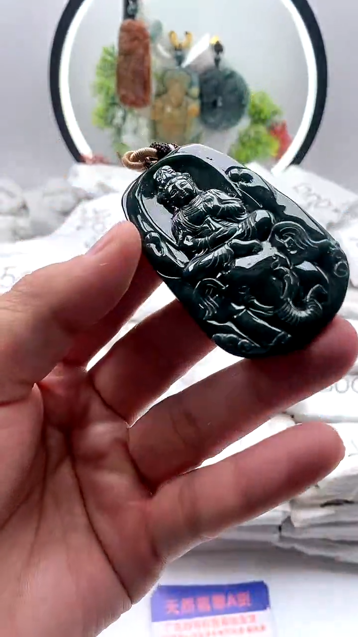 【闪购商品】翡翠颈饰未镶嵌普贤