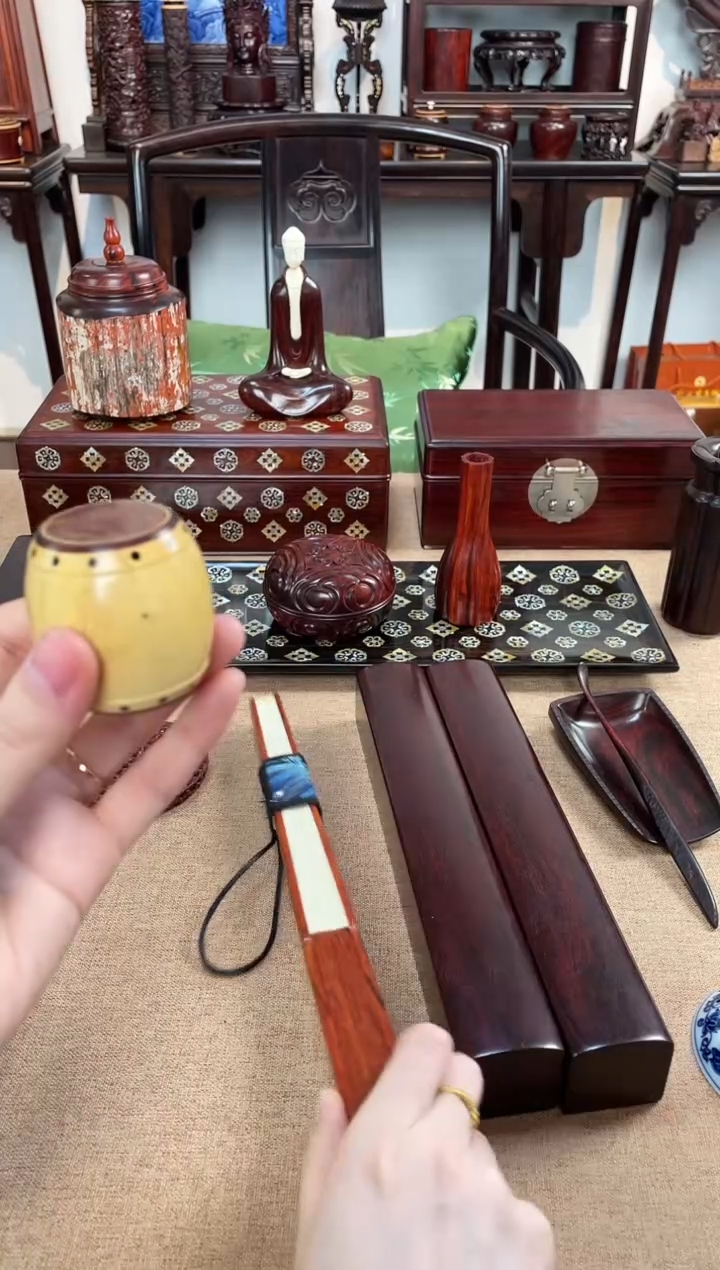 乌木类成套家具盖置