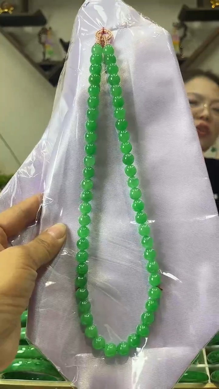 【闪购商品】砖雕闪10 果阳绿项链