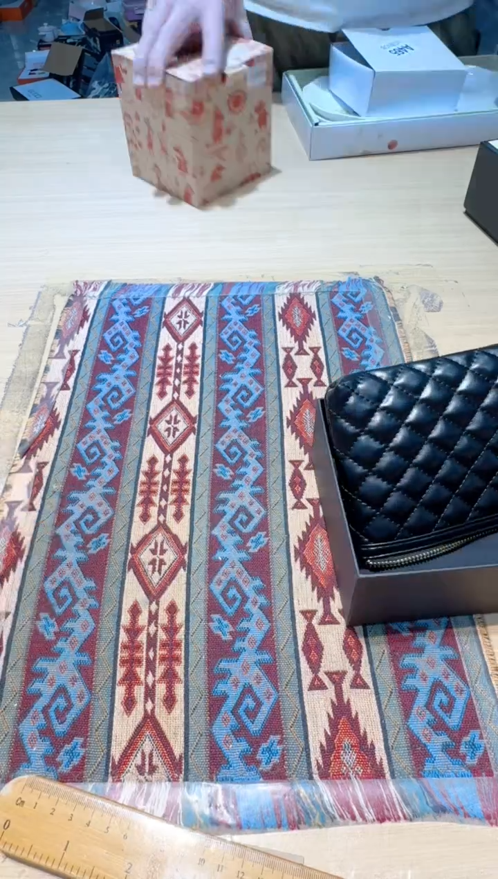 【闪购商品】瓷片1111111111111黑金连