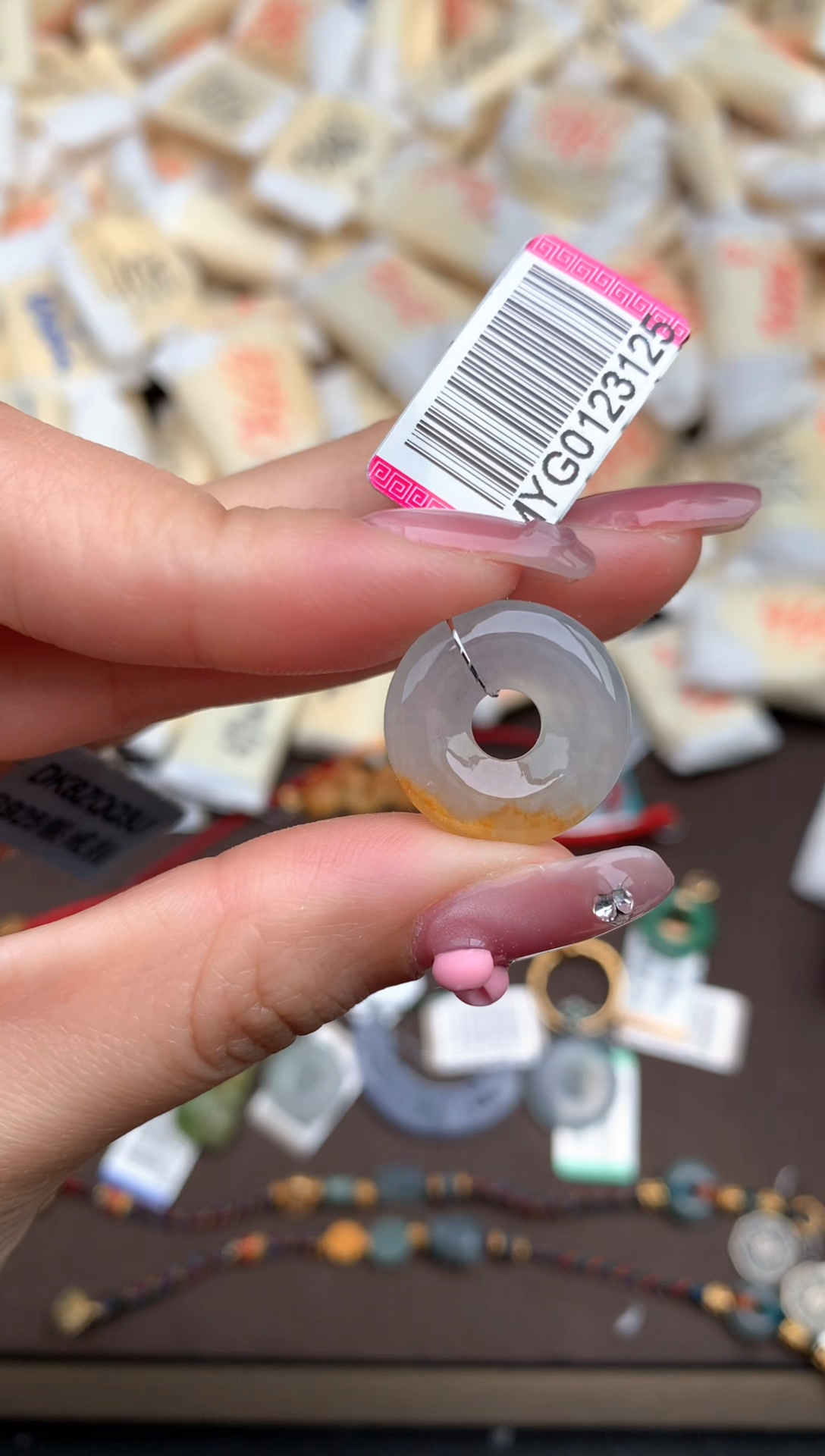 【闪购商品】翡翠挂件未镶嵌 — 