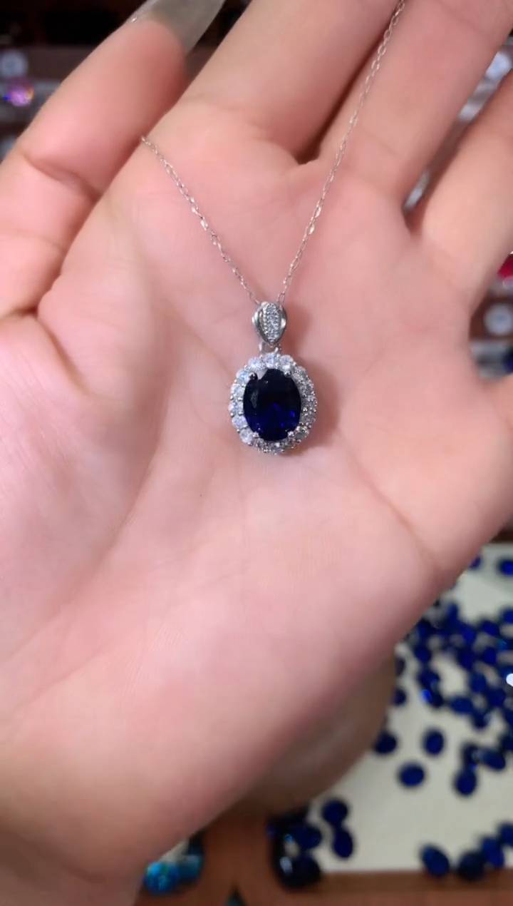 吊坠(赠链)蓝宝石银S925镶嵌810银色