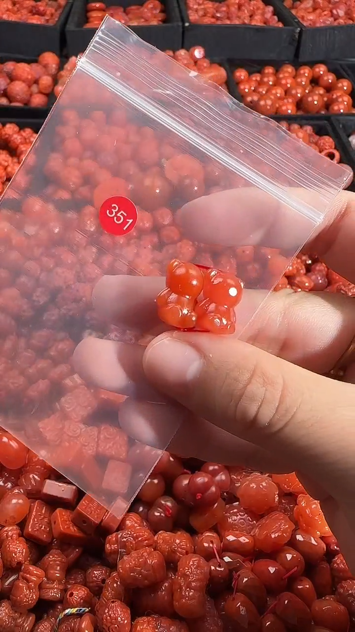 颈饰未镶嵌南红玛瑙1