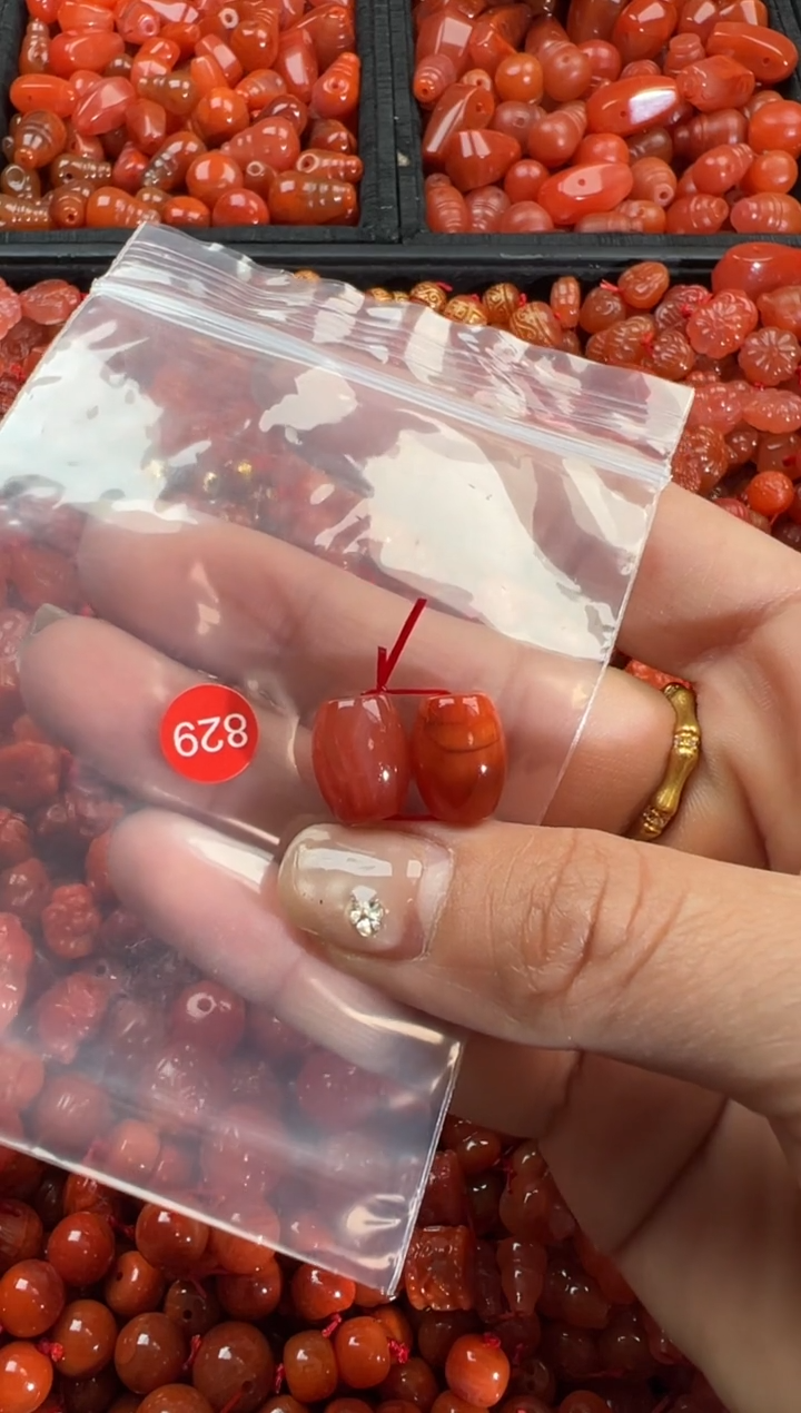 【闪购商品】南红玛瑙颈饰未镶嵌1