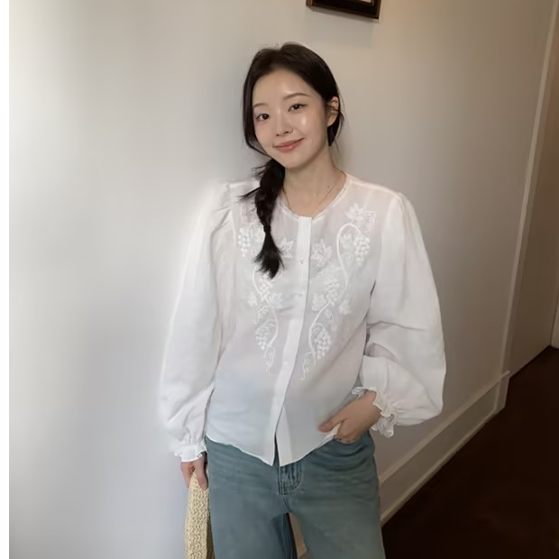 998白色早春新款苎麻小衫绣花圆领韩系百搭透气衬衣