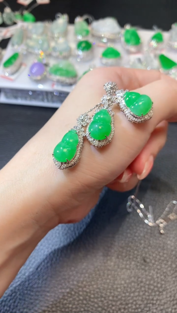 【闪购商品】翡翠吊坠(不含链)18K金镶嵌A15 多样性发货一件