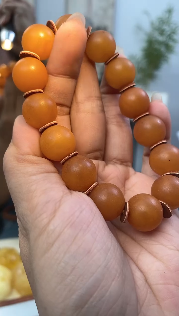 【闪购商品】蜜蜡裸石未镶嵌天然琥珀蜜蜡手串