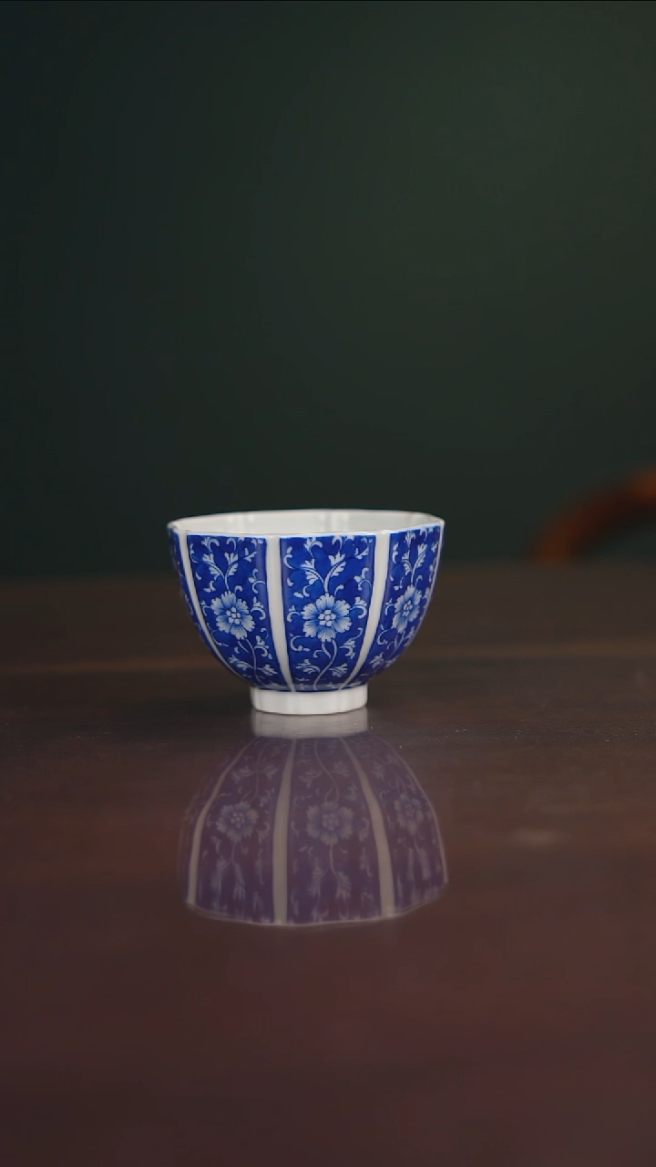 晓月柴窑 牡丹纹饰