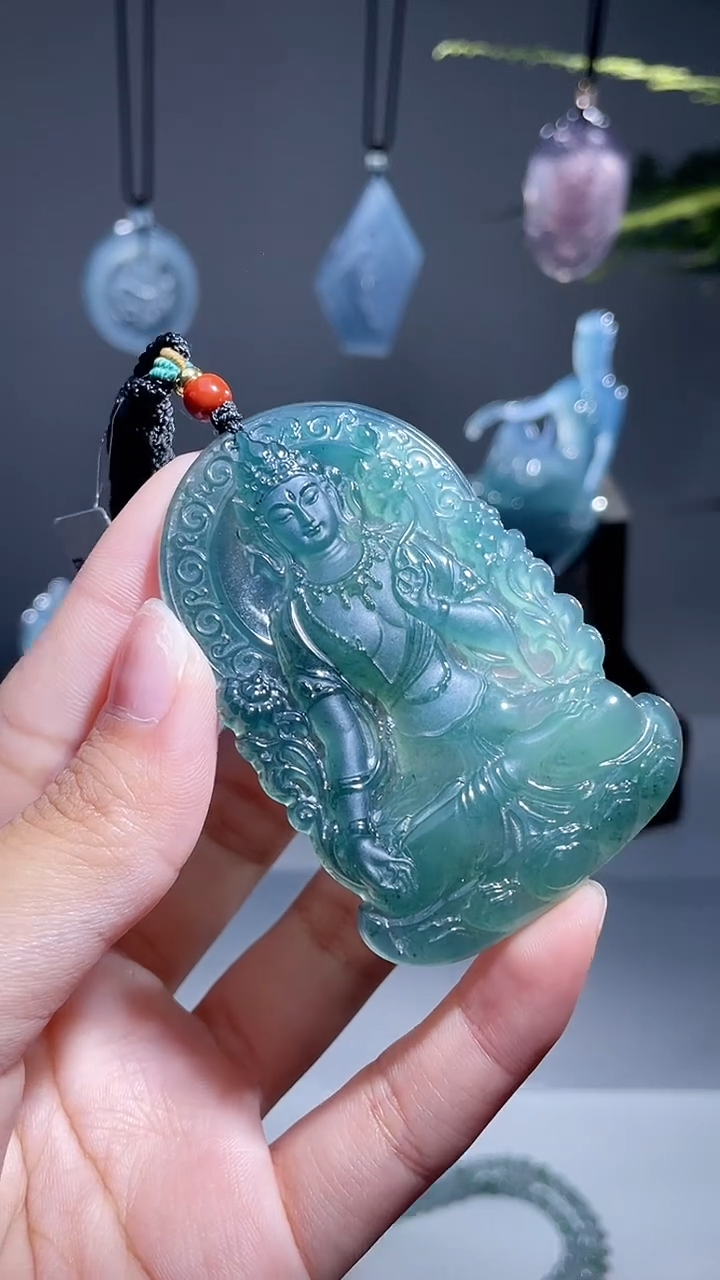 颈饰未镶嵌翡翠度母