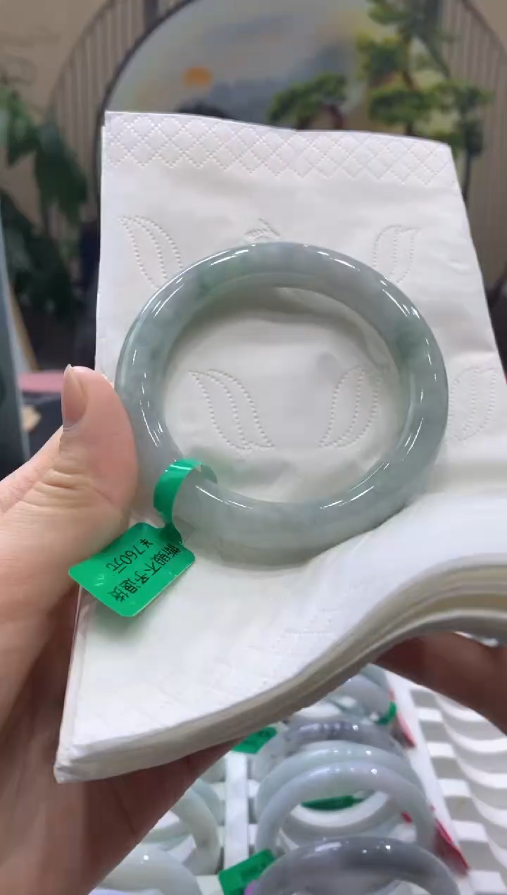 【闪购商品】翡翠手镯未镶嵌0000015926