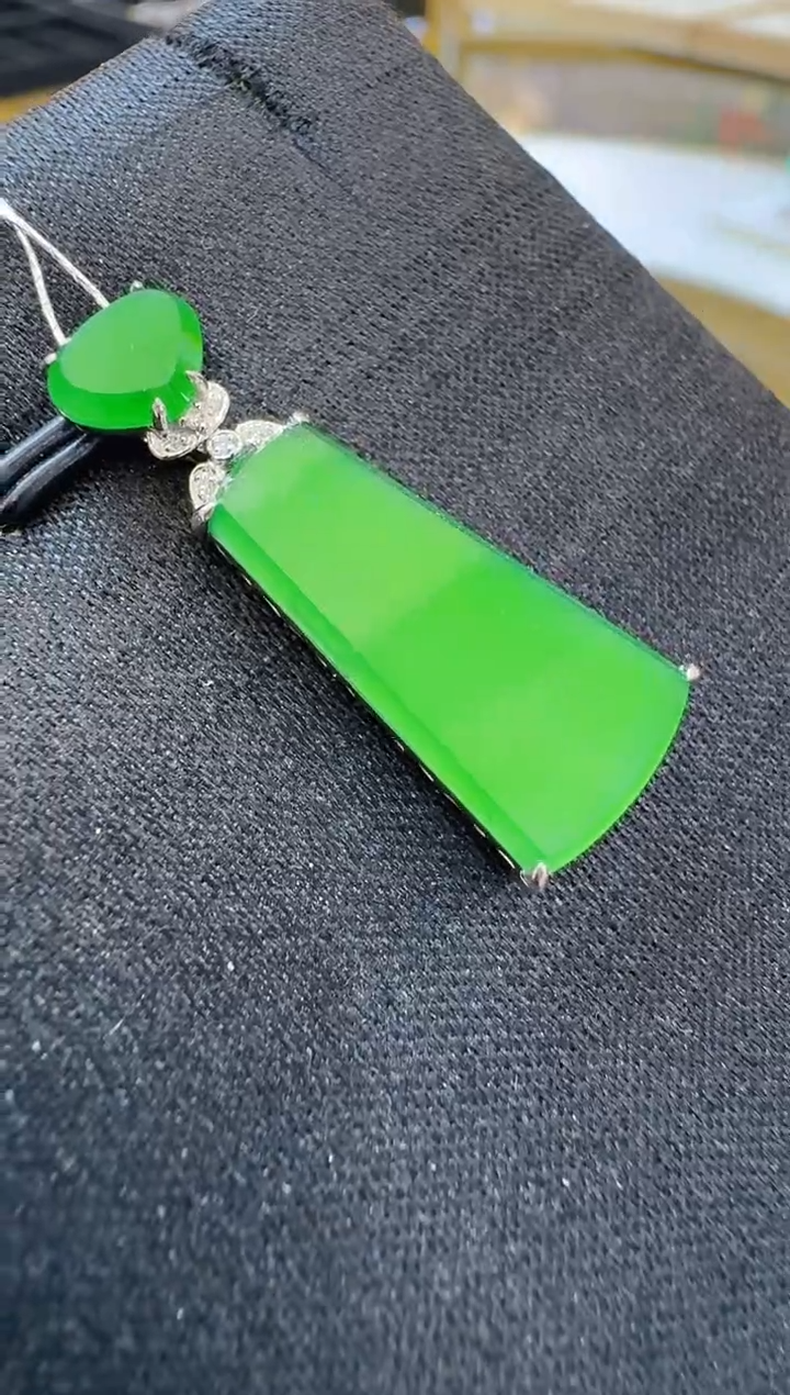 翡翠18K金镶嵌吊坠(不含链)多样性发货拍一发一