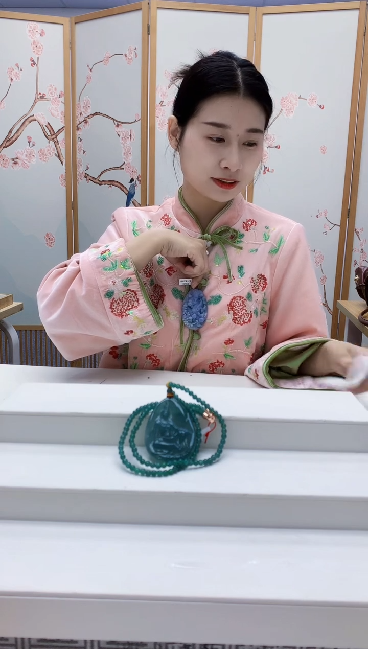 未镶嵌定制翡翠宝****哥4812jw-毛货挂件