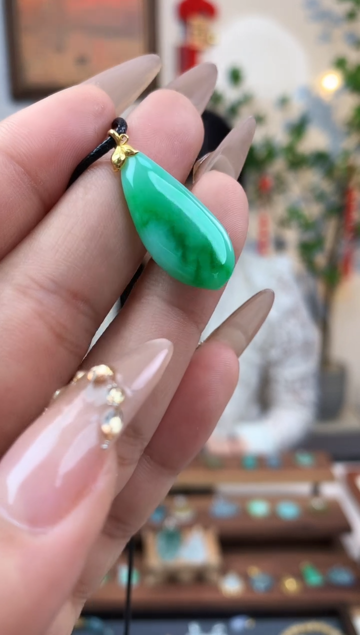 【闪购商品】翡翠吊坠(不含链)18K金镶嵌福瓜