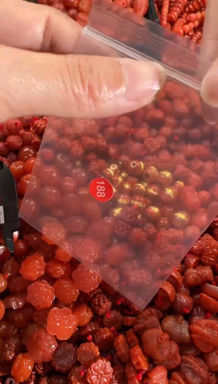 【闪购商品】南红玛瑙颈饰未镶嵌2