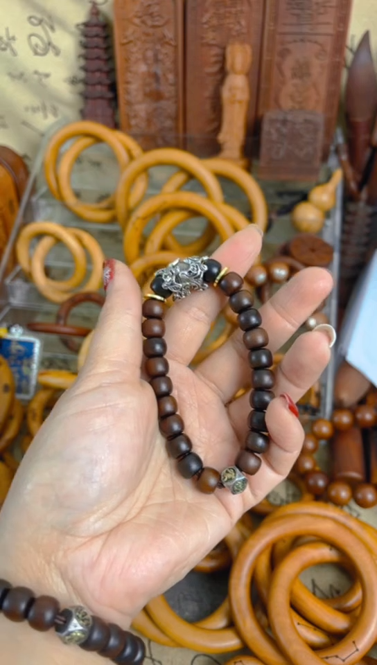 【闪购商品】枣木木雕玉华手串一物一拍
