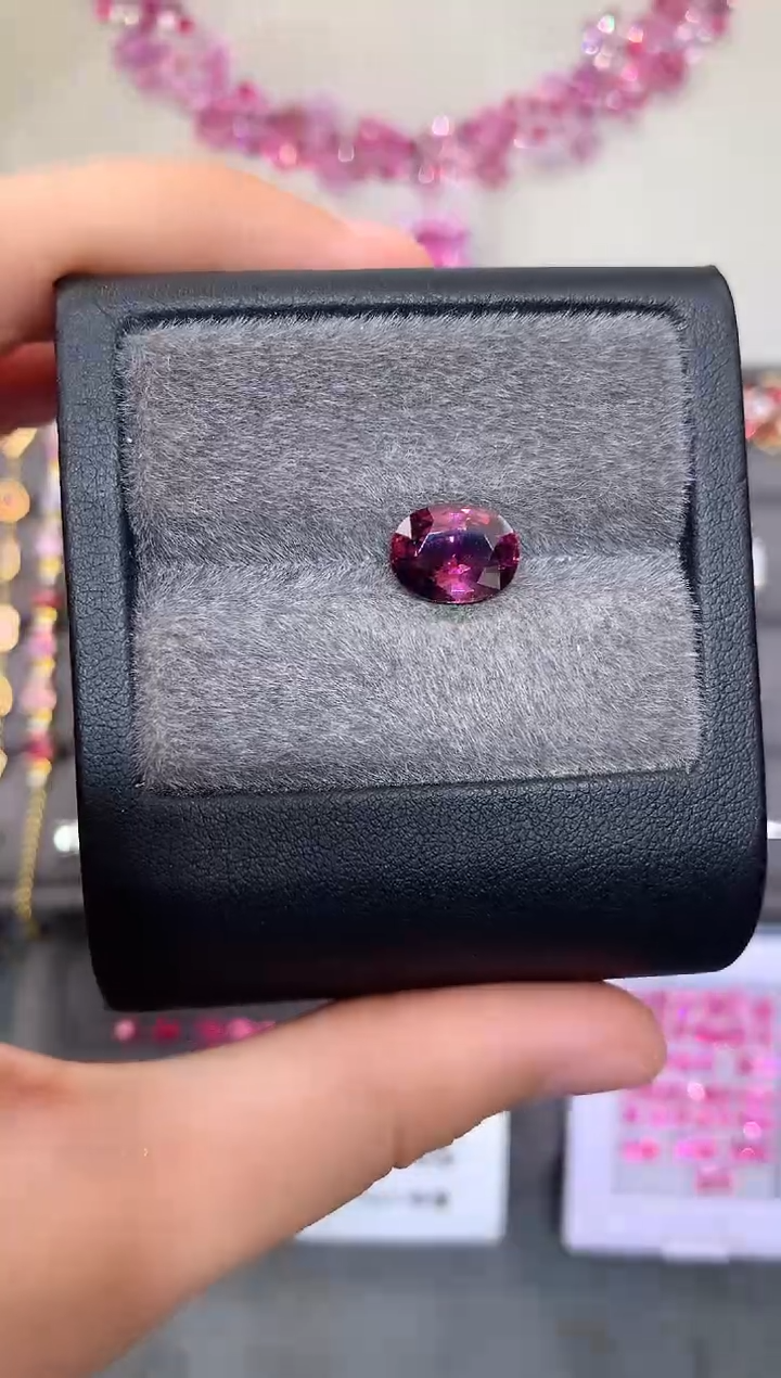 【闪购商品】定制尖晶石裸石未镶嵌椭圆 浆果紫色调 3.32ct