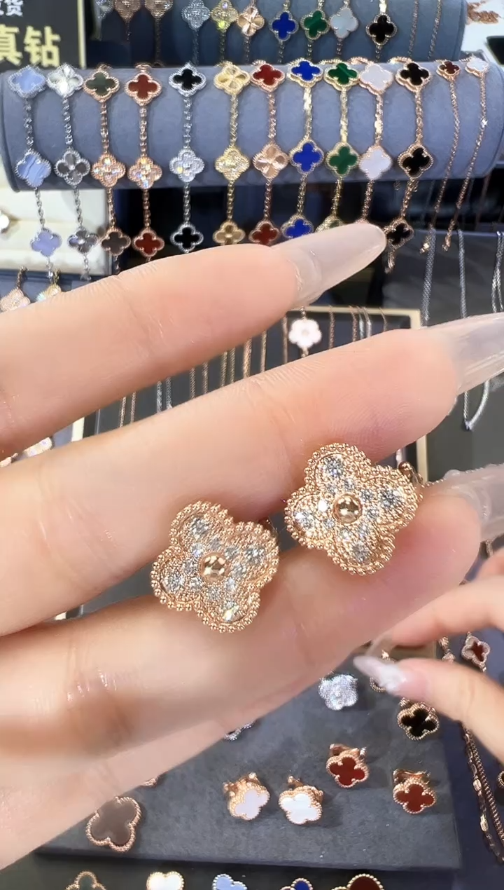 【闪购商品】钻石耳饰18K金镶嵌耳拍