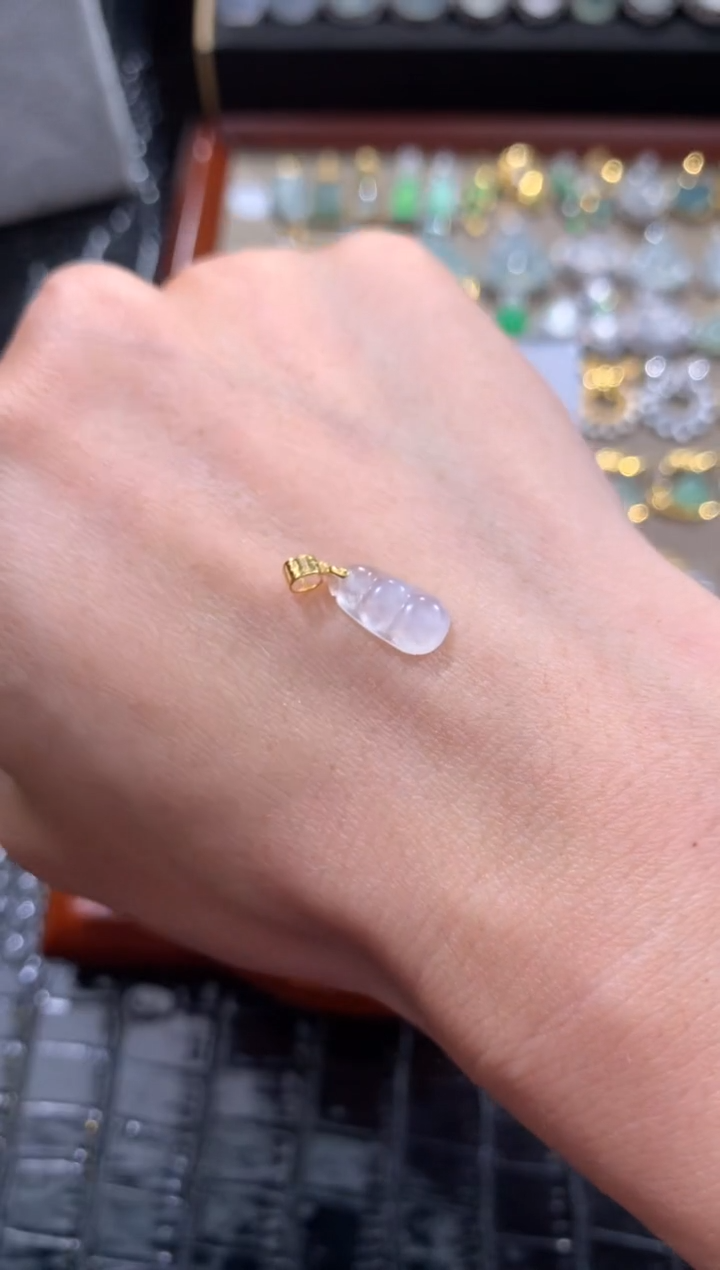 颈饰18K金镶嵌翡翠翡翠