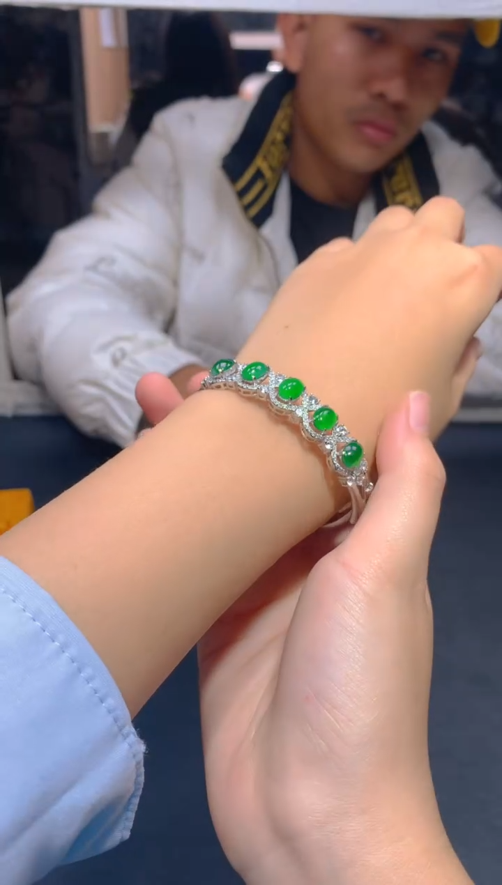 定制翡翠未镶嵌18多样性发货(发其一）