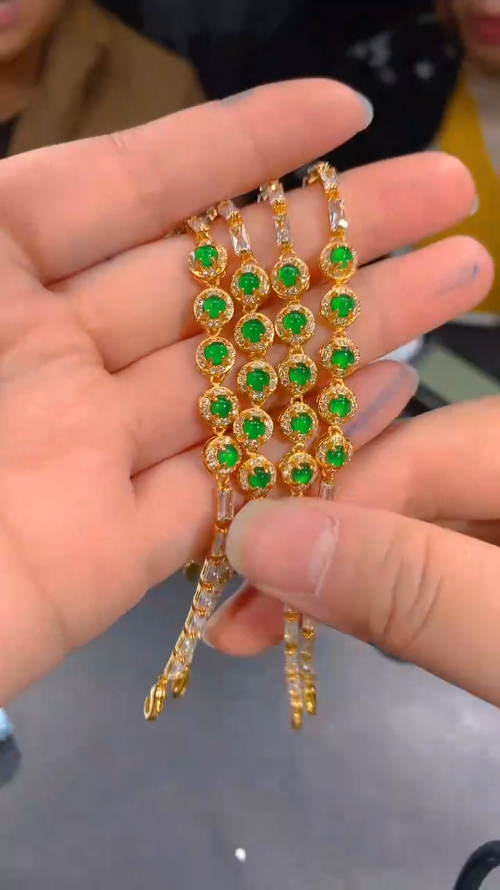 【闪购商品】定制翡翠未镶嵌9定制翡翠，多样性发货（发其一）