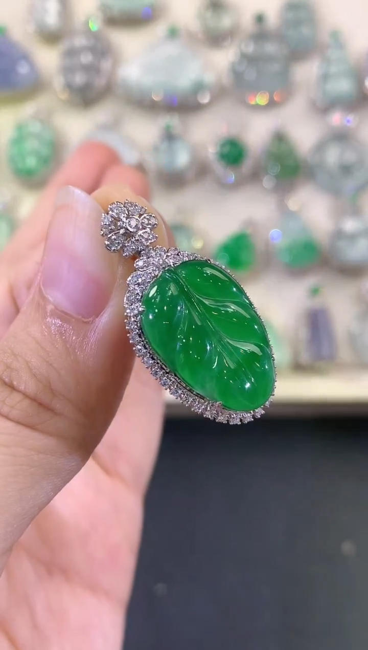 翡翠18K金镶嵌吊坠(不含链)V141     