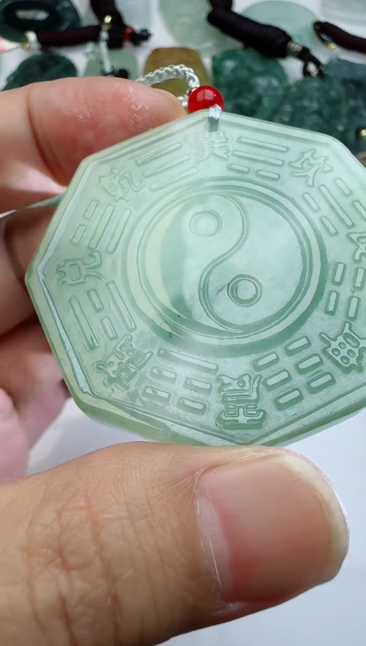 【闪购商品】翡翠颈饰未镶嵌11111111111