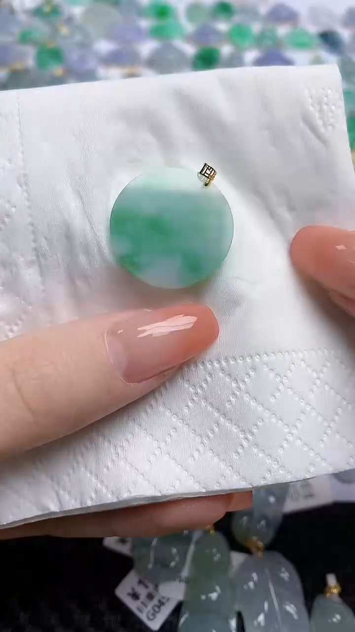 【闪购商品】翡翠颈饰18K金镶嵌天然翡翠A货