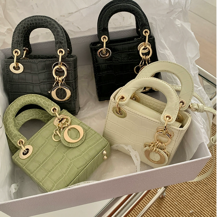 【D家小方包】头层牛皮 可可爱爱 斜跨眞皮戴妃MA223009