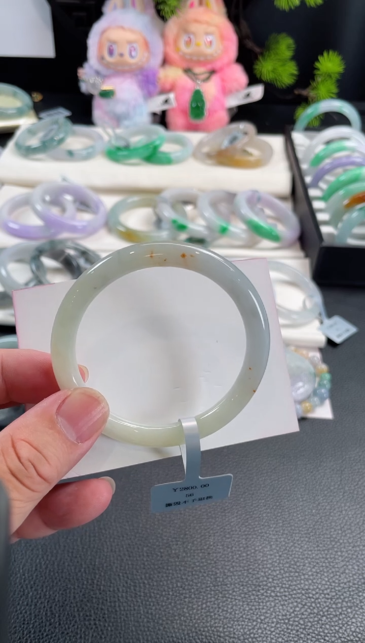 翡翠手镯未镶嵌56圆条