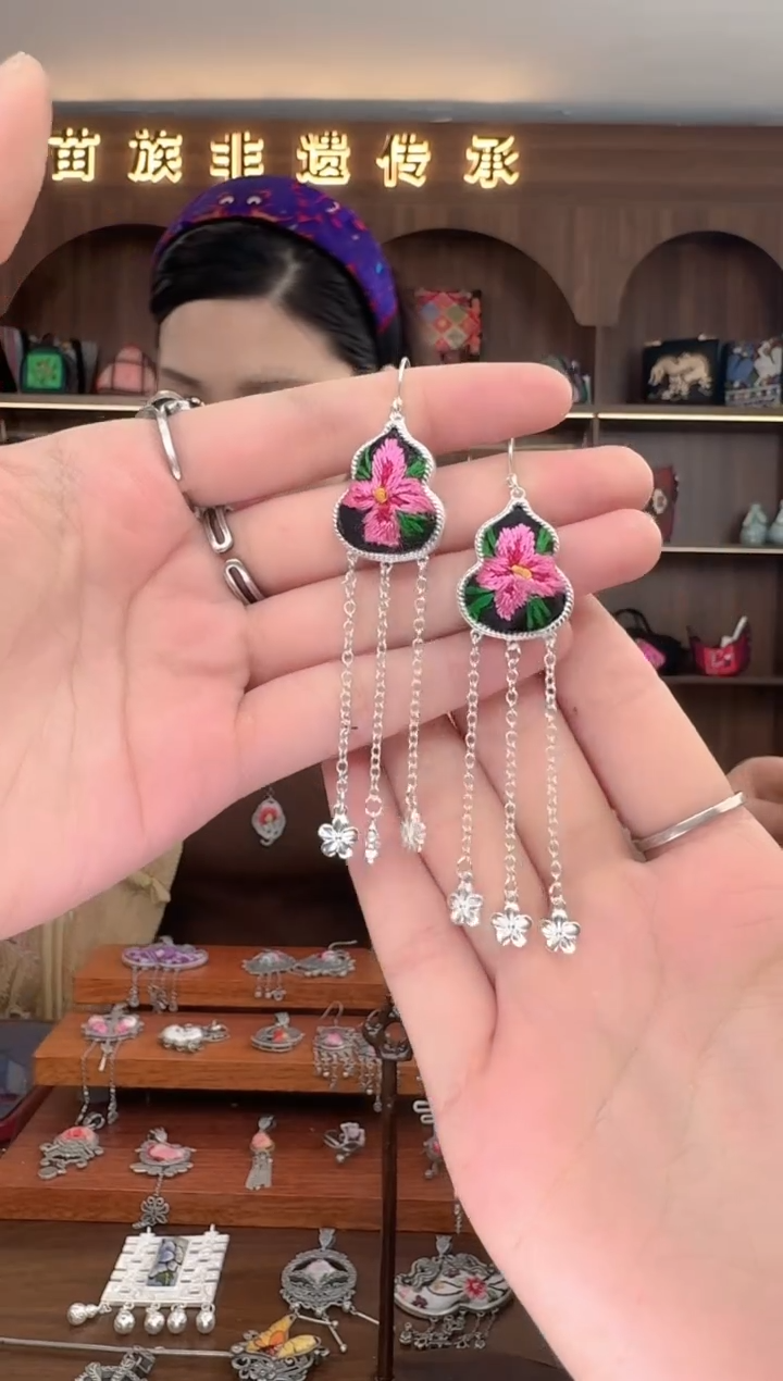 【闪购商品】织绣扶光苗绣传承166