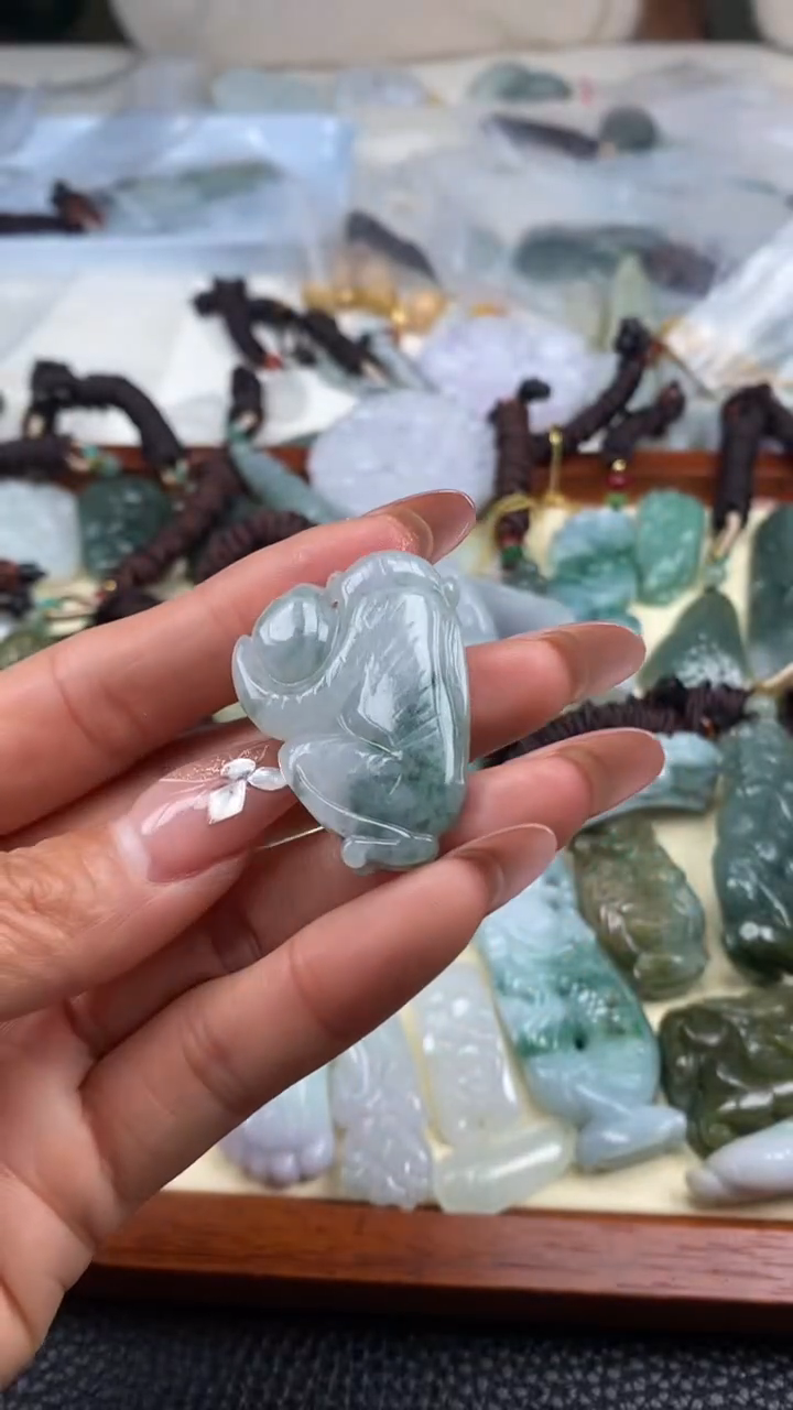 【闪购商品】翡翠挂件未镶嵌天然A货翡翠