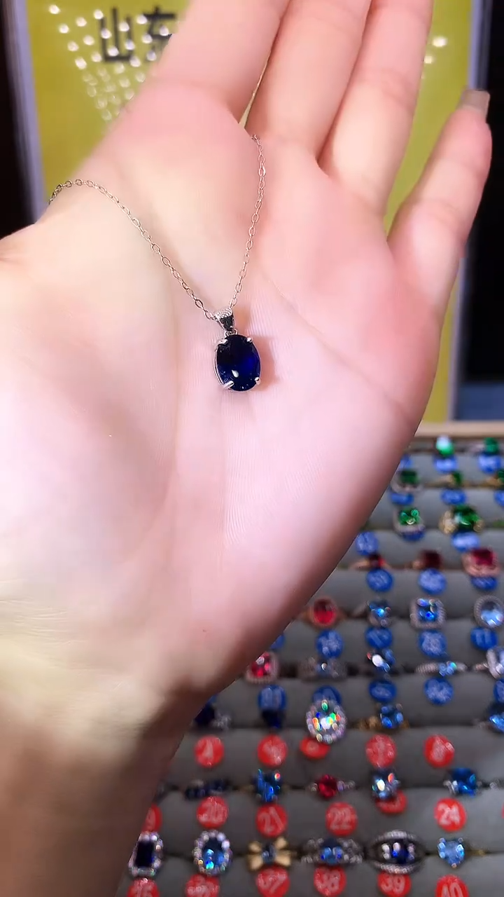 蓝宝石吊坠(赠链)银S925镶嵌.......