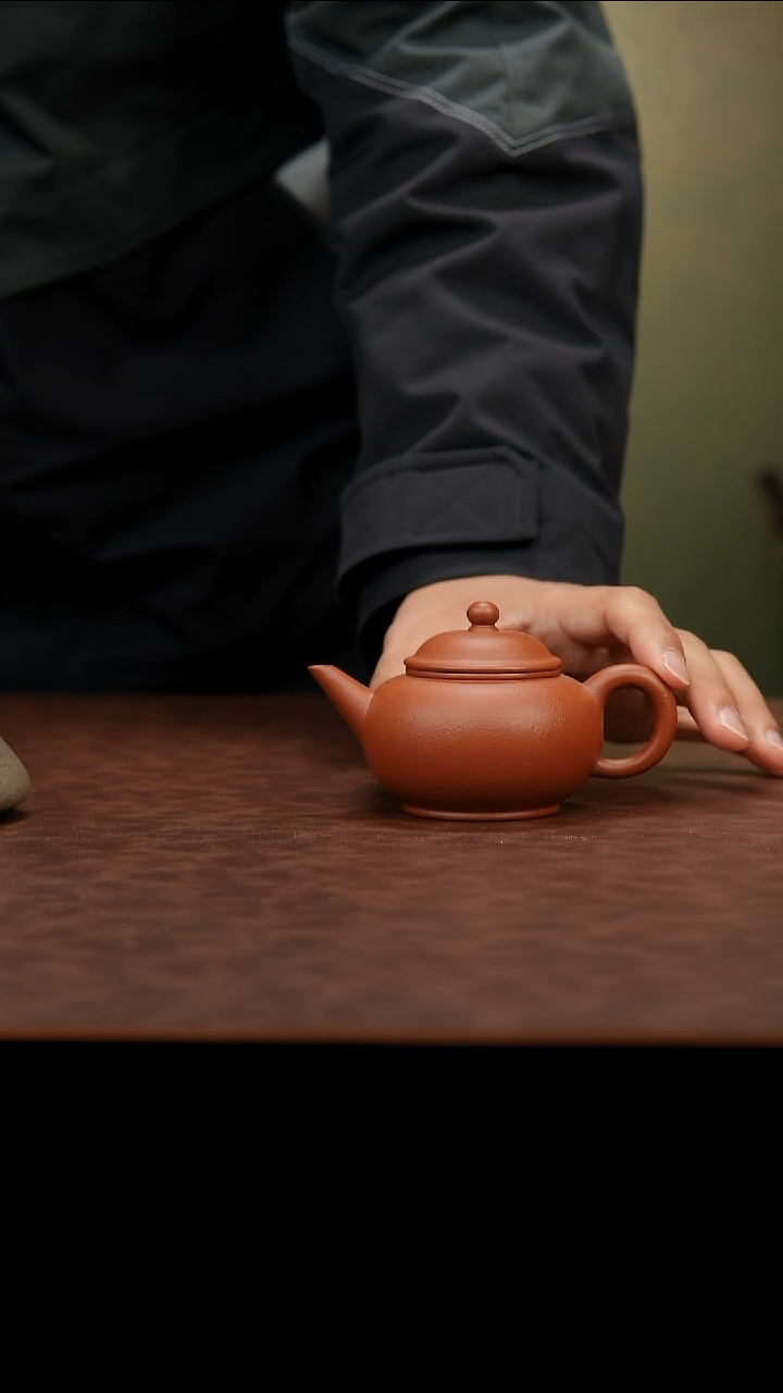 茶壶紫砂无****?紫砂壶微瑕铁质析出水平底部