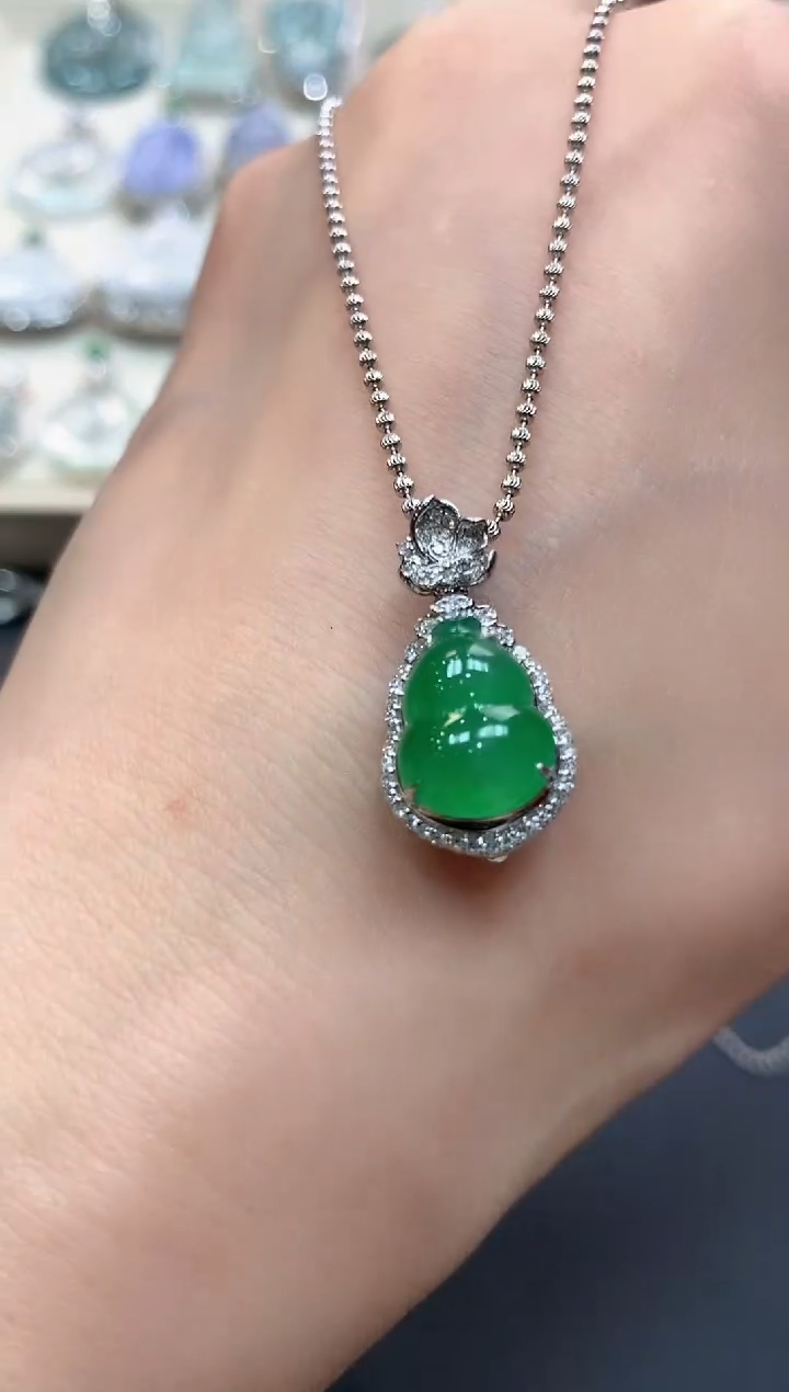 【闪购商品】翡翠吊坠(不含链)18K金镶嵌b76     